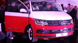 Volkswagen Transporter T6 - ładniejszy, bezpieczniejszy i bardziej komfortowy