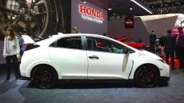 Rozsądek i emocje w jednym ciele - przegląd gorących (sub)kompaktów prosto z Genewy