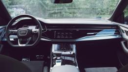 Audi Q8 – wyznaczyło kierunek. Ale czy właściwy?