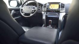 Toyota Land Cruiser V8 i Jeep Grand Cherokee 3.0 CRD - męski świat