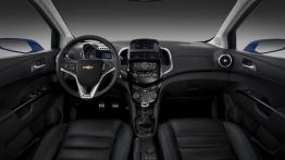 Chevrolet Aveo RS Concept - widok ogólny wnętrza z przodu