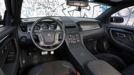 Ford Taurus Police Interceptor Stealth Concept - pełny panel przedni