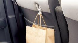 Honda Zest - wieszak na ubrania