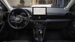Toyota odświeża Yarisa. Hybryda dostała więcej mocy i nowoczesny kokpit