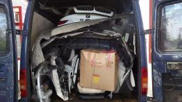 Skradzione BMW X6 we wnętrzu Volkswagena LT