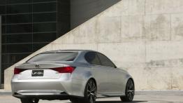 Lexus LF-Gh Concept - tył - reflektory włączone