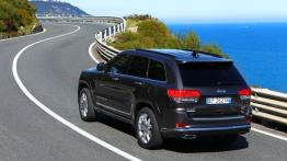 Jeep Grand Cherokee IV Facelifting (2014) Summit - widok z tyłu