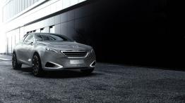 Peugeot SXC Concept - przód - reflektory włączone