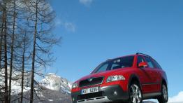 Skoda Octavia Scout - widok z przodu