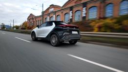 Toyota C-HR PHEV GR SPORT - widok z ty³u