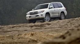 Toyota Land Cruiser V8 i Jeep Grand Cherokee 3.0 CRD - męski świat