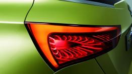 Suzuki S-Cross Concept - lewy tylny reflektor - włączony