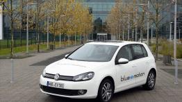 Volkswagen Golf blue-e-motion Concept - widok z przodu