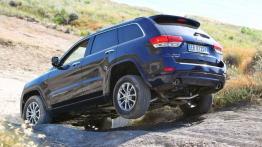 Jeep Grand Cherokee IV Facelifting (2014) Summit - widok z tyłu