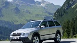 Skoda Octavia Scout - widok z przodu