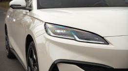 BYD Seal 6 DM-i Touring Comfort - prawy przedni reflektor - w³±czony