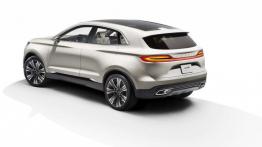 Lincoln MKC Concept - tył - reflektory włączone