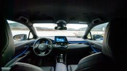 Toyota C-HR Hybrid - miejski diament