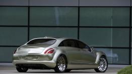 Mercedes F 700 Concept - widok z tyłu