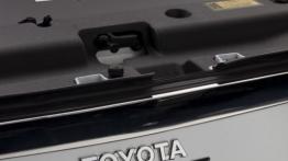 Toyota RAV4 EV Concept - maska otwarta