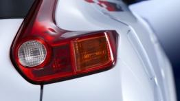 Nissan Juke NISMO Concept - prawy tylny reflektor - wyłączony
