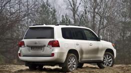 Toyota Land Cruiser V8 i Jeep Grand Cherokee 3.0 CRD - męski świat