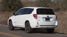 Toyota RAV4 EV Concept - tył - reflektory wyłączone