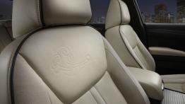 Chrysler 300 Ruyi Concept - fotel pasażera, widok z przodu
