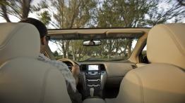 Nissan Murano CrossCabriolet - widok ogólny wnętrza z przodu