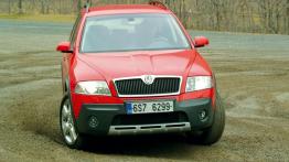 Skoda Octavia Scout - widok z przodu