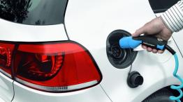 Volkswagen Golf blue-e-motion Concept - wlew paliwa