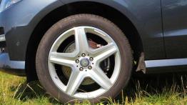 Mercedes-Benz ML - SUV nie tylko na asfalt