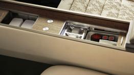 Mercedes F 700 Concept - schowki tylne