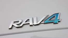 Toyota RAV4 EV Concept - tył - inne ujęcie
