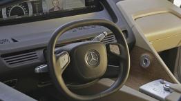Mercedes F 700 Concept - kokpit