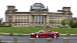 Audi R8 e-tron Concept - lewy bok