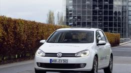 Volkswagen Golf blue-e-motion Concept - widok z przodu