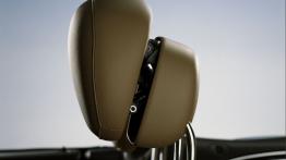 Mercedes Klasa CLK Cabriolet - zagłówek na fotelu kierowcy, widok z przodu