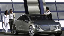 Mercedes F 700 Concept - widok z przodu