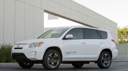 Toyota RAV4 EV Concept - lewy bok