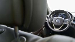 Toyota Land Cruiser V8 i Jeep Grand Cherokee 3.0 CRD - męski świat