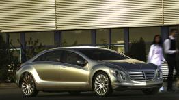 Mercedes F 700 Concept - widok z przodu