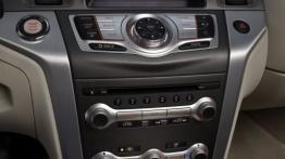 Nissan Murano CrossCabriolet - konsola środkowa