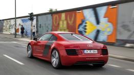 Audi R8 e-tron Concept - widok z tyłu
