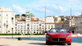 Maserati GranCabrio Sport - widok z przodu