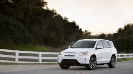 Toyota RAV4 EV Concept - widok z przodu