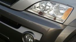 Kia Sorento - lewy przedni reflektor - wyłączony