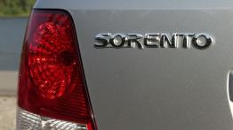 Kia Sorento - lewy tylny reflektor - wyłączony