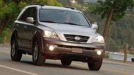 Kia Sorento - przód - reflektory włączone