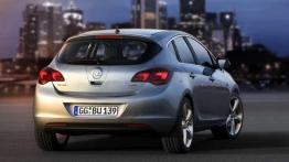 Opel Astra IV - Śladem Insigni i Kadetta